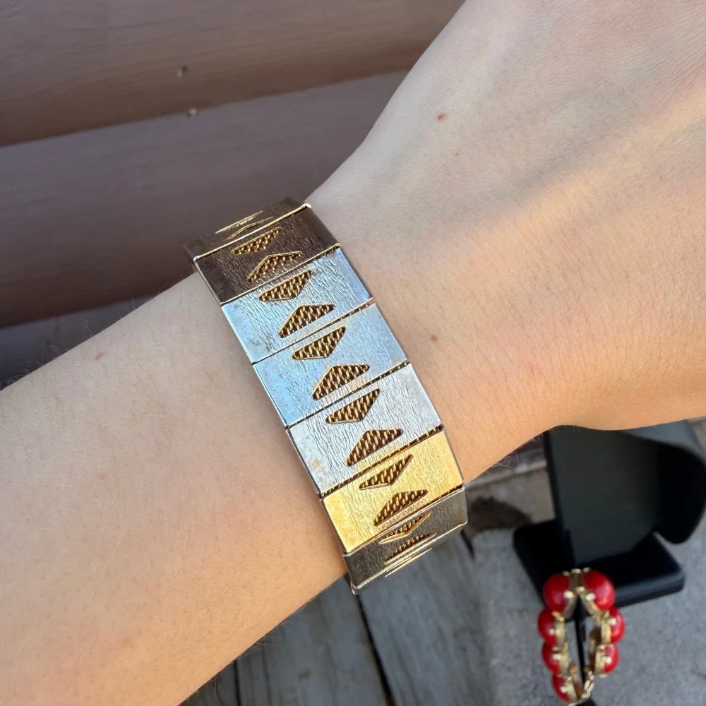 Vintage Panel Bracelet Womens‎ 7.5 Inch Gold Tone Geometric Textured Mesh Link
